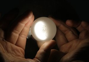 Ученые рассказали, как энергосберегающая лампа может вредить здоровью