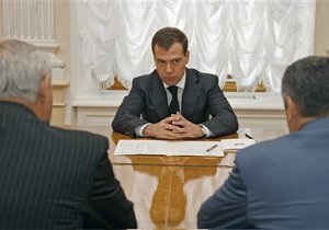 Медведев посоветовал депутатам Госдумы, пропускающим заседания,  гулять в другом месте 
