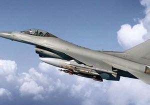 США - истребитель - В США разбился истребитель F-16