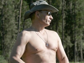 В интернете началось голосование за лучший торс: Путин или Обама?