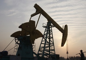 Мировые цены на нефть незначительно снизились