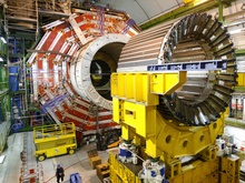 Физики рассказали, что ожидают от запуска Большого адронного коллайдера