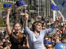 Большинство украинцев связывают свое будущее с Европой - опрос