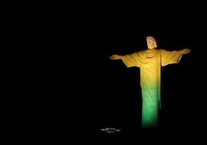 Статуя Христа в Рио-де-Жанейро получила систему иллюминации цветов бразильского флага