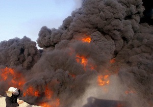 В египетском городе Суец загорелся нефтеперерабатывающий завод