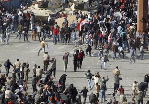 СМИ: В Каире возобновились ожесточенные столкновения