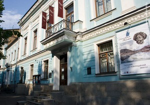 Янукович присвоил Киевскому музею русского искусства статус национального