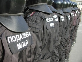 Двое офицеров налоговой милиции попались на взятке в Днепропетровске