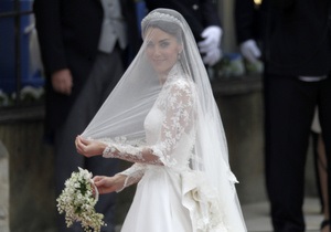 СМИ: Киевские невесты ищут копии свадебного платья жены принца Уильяма