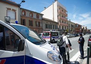 Еще одна заложница в Тулузе освобождена. По данным СМИ, преступник - душевнобольной