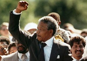 Нельсон Мандела впервые за два года появился на публике
