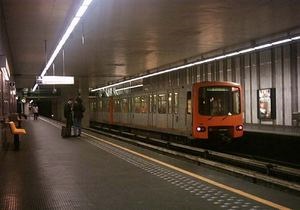 В Брюсселе бомж развел костер посреди станции метро
