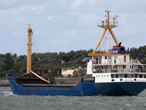 Пираты освободили судно, на борту которого находятся восемь украинцев