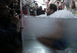 В Китае установлен новый мировой рекорд по пребыванию человека во льду