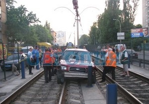 В Киеве в районе НАУ из-за ДТП движение транспорта остановилось на полтора часа