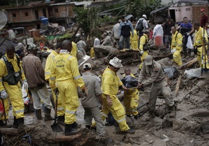 В результате оползней в Бразилии погибло 894 человека
