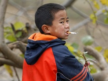 В Китае выросло количество курящих детей