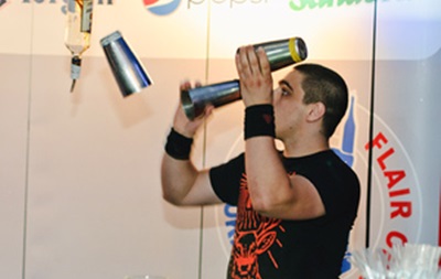 Бармены со всей Украины «скрестили шейкера» в Днепропетровске