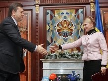 Опрос: В дуэли Янукович - Тимошенко победила бы премьер