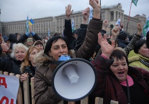 Предприниматели: Плиты на Майдане Незалежности повредили в 2007 году регионалы