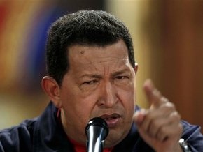 Чавес сообщил о замораживании отношений с Колумбией