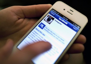 Facebook делает ставку на рекламу в мобильных устройствах