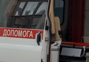 В Киеве в ДТП пострадал водитель коммунальной техники, расчищавший снег