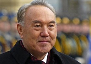 Парламент Казахстана утвердил проведение референдума о продлении полномочий Назарбаева до 2020 года