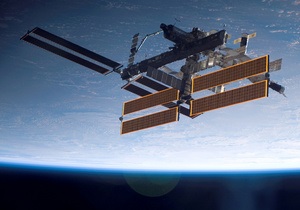 МКС грозит столкновение с обломком американского спутника