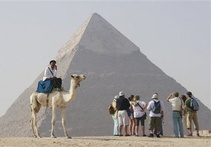 В Египте вновь закрыли для туристов доступ к пирамидам