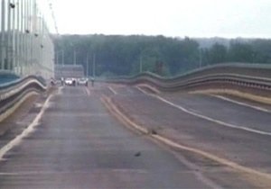 В Волгограде сняли ограничения на движение по мосту, который раскачало с амплитудой в метр