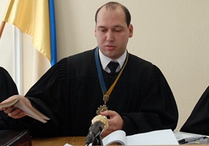 Депутат просит ГПУ проверить законность решений по земле судьи, ведущего дело Луценко