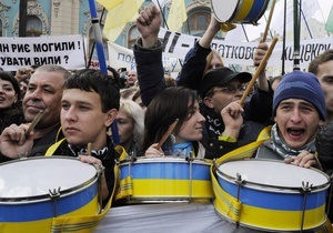 Протестующие против Налогового кодекса пригрозили Януковичу забастовками