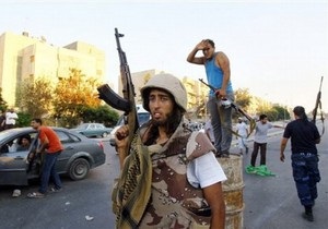 Гриценко: Выше вероятность того, что в Ливии воюют российские снайперы, а не украинские