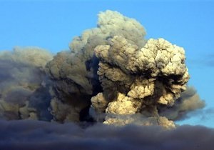 Облако вулканического пепла останется над Европой до середины следующей недели