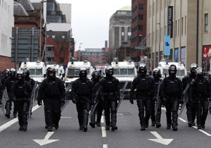 Белфаст - 1000 полицейских направлены в Белфаст из-за беспорядков