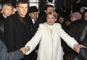 Азаров уволил 29 советников Тимошенко