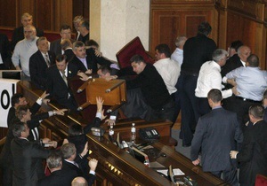 Замгенпрокурора отчитался перед депутатами по поводу драки в парламенте