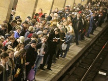 В Москве человек погиб под поездом метро