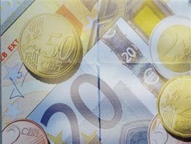 Курс валют. Официальный евро держится около 10,2  - доллар - евро