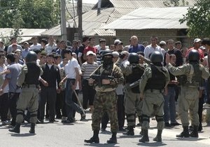 В киргизском Оше начались беспорядки. Власти ввели чрезвычайное положение