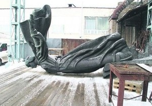 Памятник основателям Киева отреставрируют до 20 мая