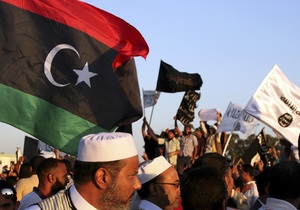 В Бенгази манифестанты взяли штурмом базу исламистов. В столкновениях погибли три человека