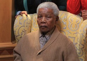 В ЮАР разбился самолет с медиками, ехавшими обследовать Нельсона Манделу