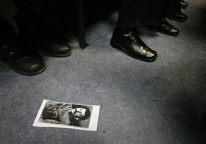 Милиция начала расследовать разгром выставки про Сталина в Симферополе