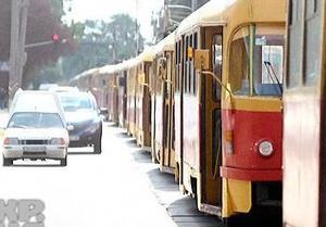 Во Львове трамвай столкнулся с маршруткой: шесть человек госпитализированы