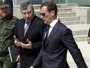 Вслед за Медведевым в Южную Осетию отправляются главы силовых ведомств РФ