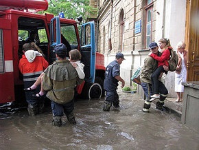 Сильный ливень затопил Евпаторию