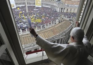 В Рим из Украины доставили рождественскую елку для Папы Римского