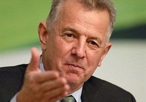 Скандал с плагиатом довел президента Венгрии до отставки